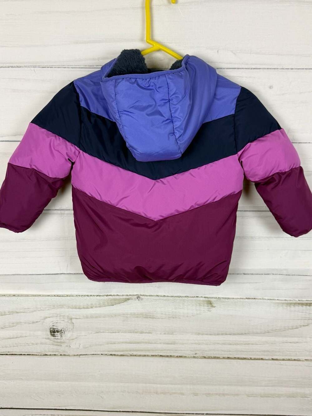 Swiss Tech Girls Chevron Colorblock Hooded Puffer Jacket Size 4T - Picture 2 of 6